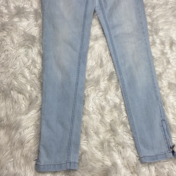 White House Black Market Ankle Length Light Blue Denim Jeans with Zipper Detail - Picture 4 of 12